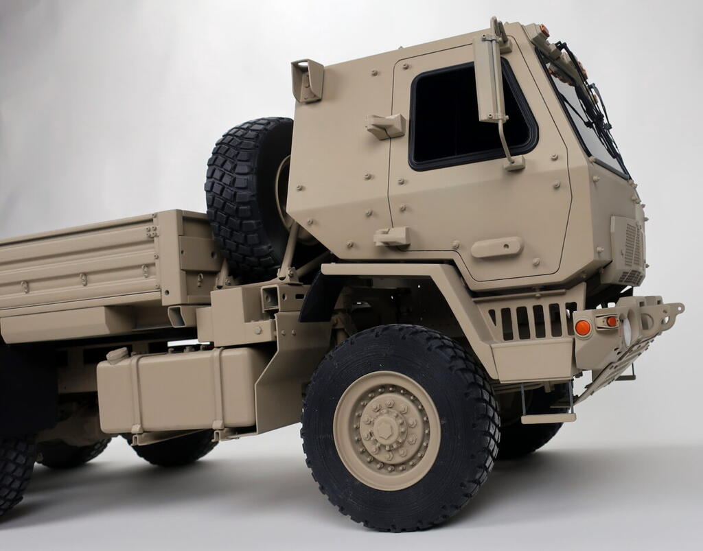 Oshkosh FMTV 1/8 Scale Remote Controlled Model