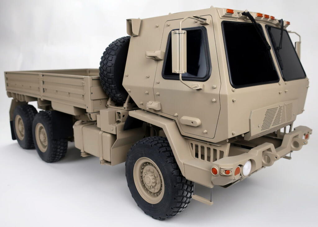 Oshkosh FMTV 1/8 Scale Remote Controlled Model