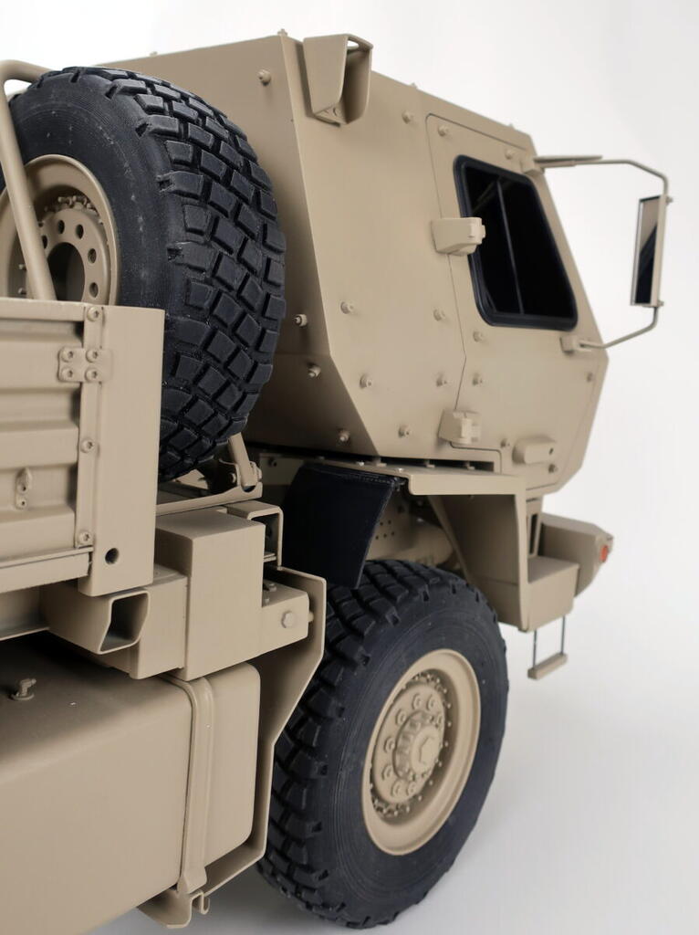 Oshkosh FMTV 1/8 Scale Remote Controlled Model