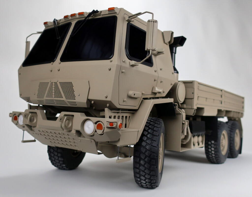 Oshkosh FMTV 1/8 Scale Remote Controlled Model