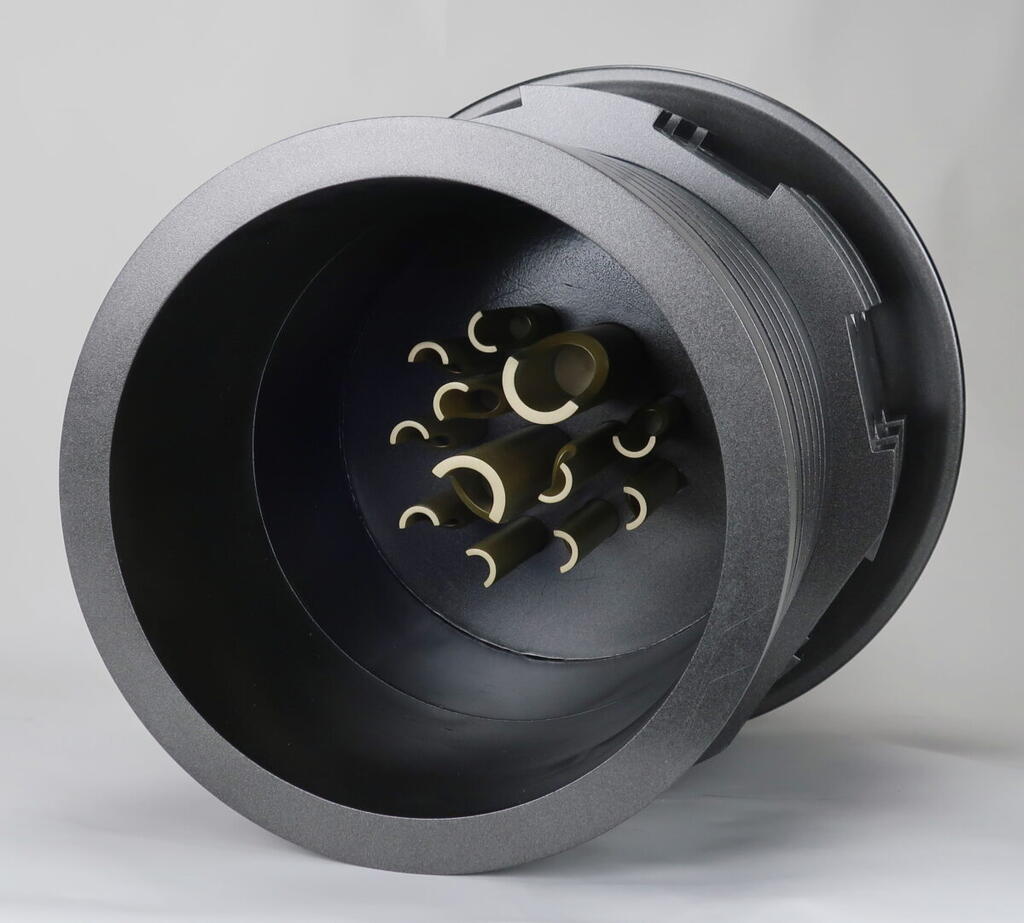 Giant Connector Models