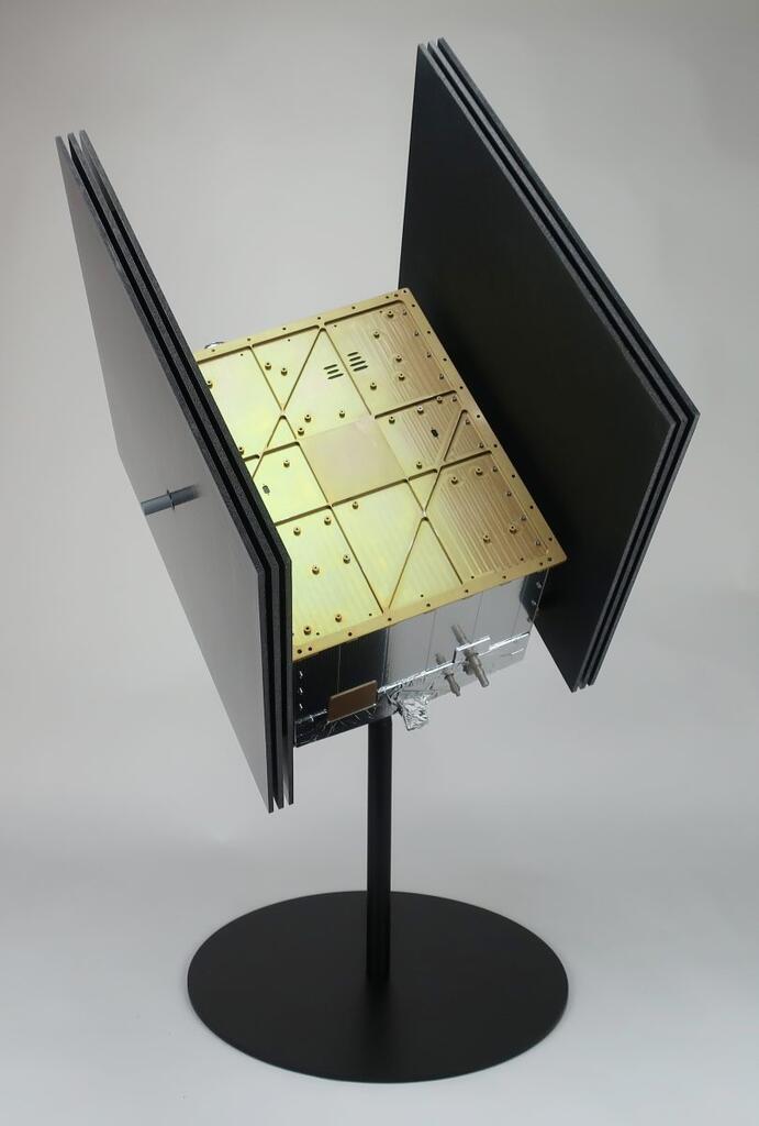 Meteorite Satellite Model