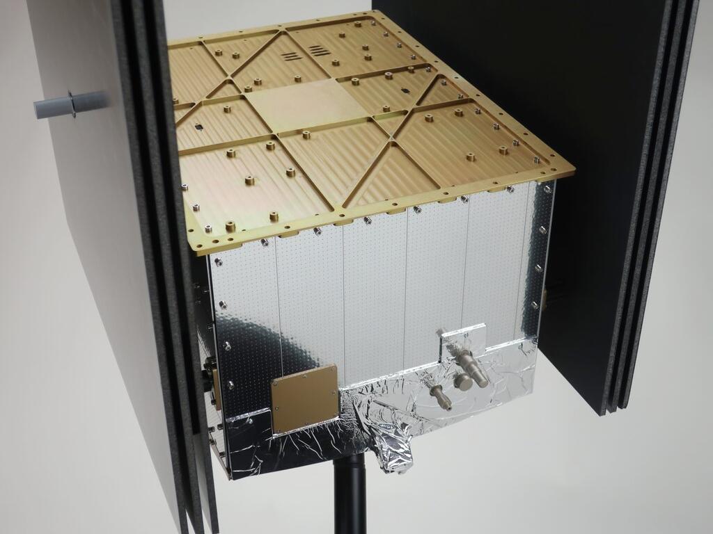 Meteorite Satellite Model