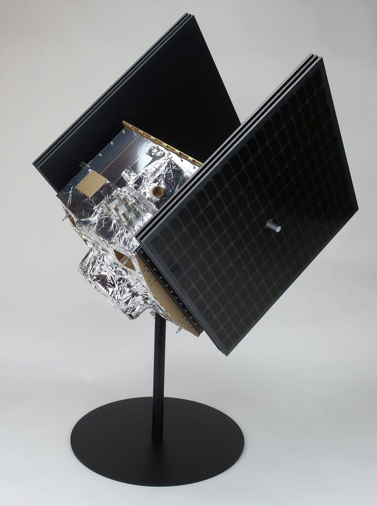 Meteorite Satellite Model