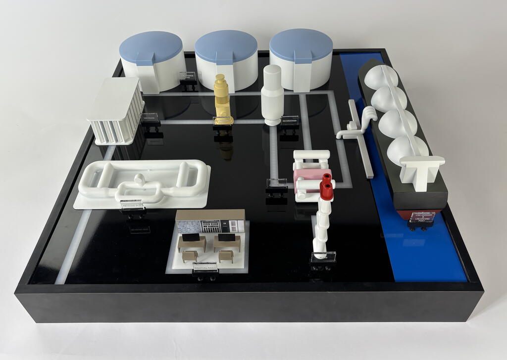 Animated LNG Regasification Plant Model