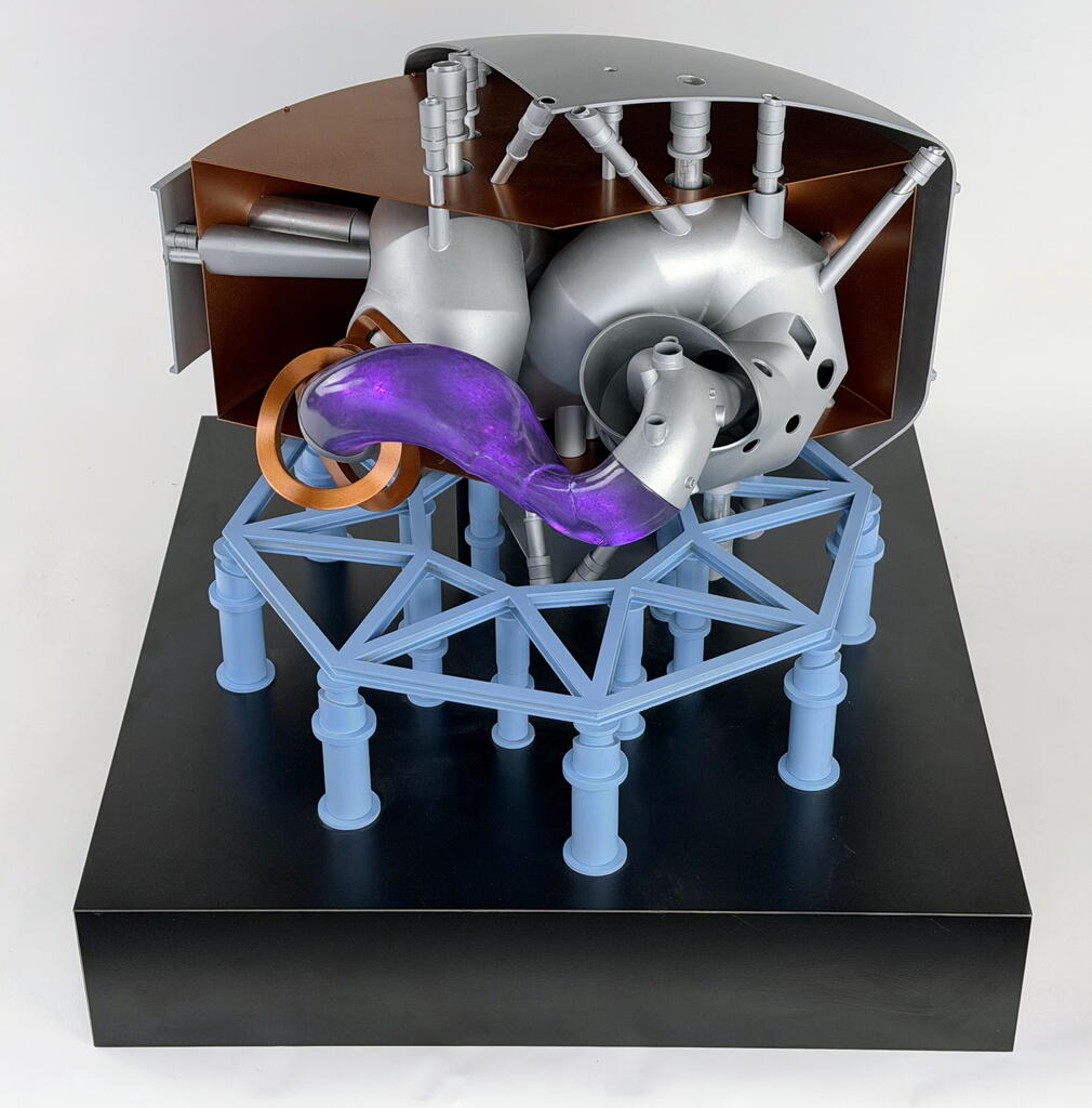 Stellarator Fusion Reactor Model