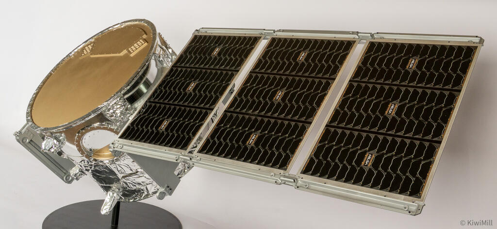 Red Wire ELSA Solar Panel Model